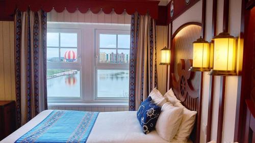 room detail thumbnail 1