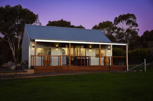 Exterior view of Hideaway Studio Rutherglen