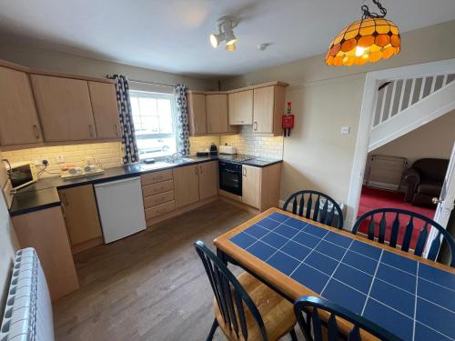 廚房, 貝爾蒙酒店 (Belmore Court & Motel) in 恩尼斯基林市中心