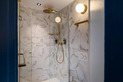 Maxim Folies - main image