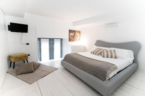 One-bedroom Loft Apartment  image 7