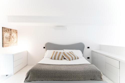 One-bedroom Loft Apartment  image 8
