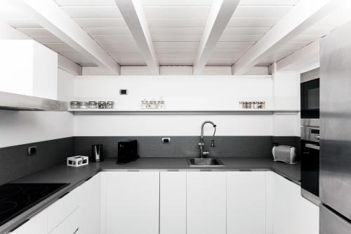 One-bedroom Loft Apartment  image 9