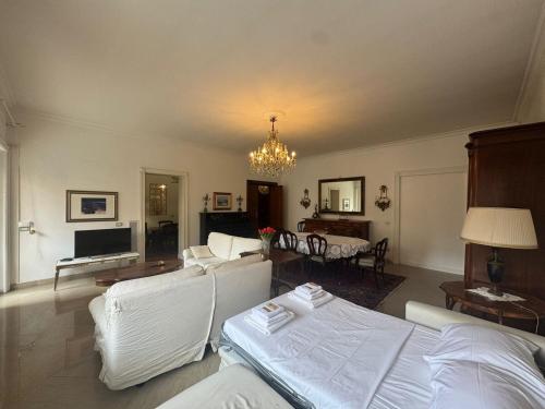 Spacious Getaway with Roman Charm, Rzym (zdjęcie 3)