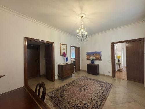 Spacious Getaway with Roman Charm, Rzym (zdjęcie 4)