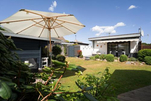 Ferienhaus Brasch – khách sạn tại Lenste