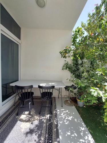 Damac Hills 2- Relaxing 3BR townhouse - Homeyvillas, Dubai (foto 3)