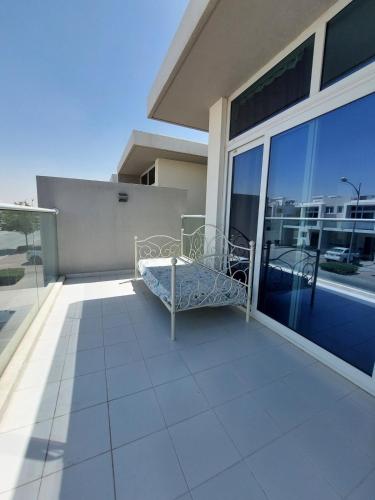 Damac Hills 2- Relaxing 3BR townhouse - Homeyvillas, Dubai (foto 4)