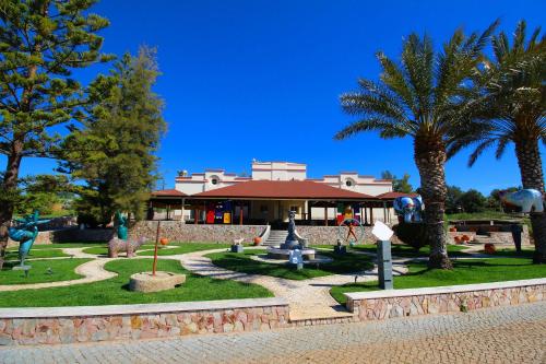  Quinta dos Vales Wine Estate, Estômbar bei Estevais