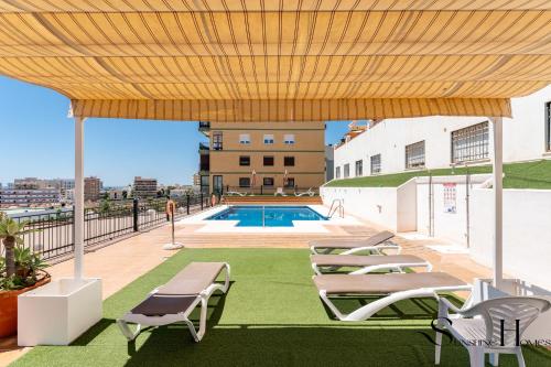 Two-Bedroom Apartment with Balcony and Sea View image 2