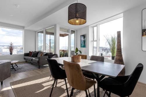 Three-Bedroom Apartment room in Spacious 3BR Apartment with 2 bathrooms by Heimaleiga