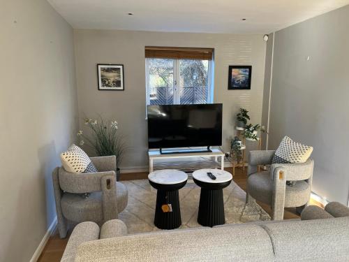 Comfortable room in a luxurious apt with parking in Blackheath, Londyn (zdjęcie 6)