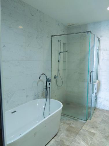KLCC Sky villa Suites Platinum by MiM - image 7