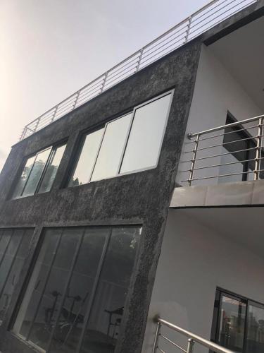 EmeraldSuites Timilehin Court Alalubosa GRA