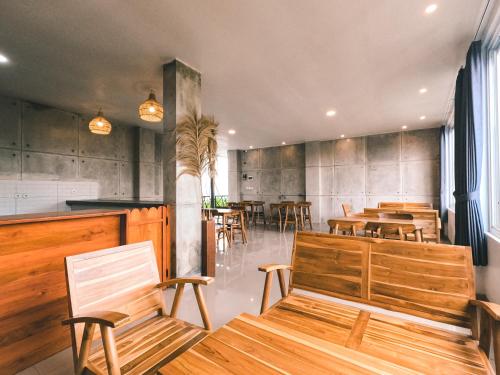 مطعم, Zavana Rooms & Restaurant in ماتارام