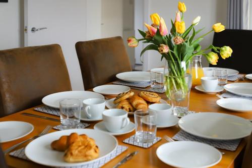 Exterior view, Brambly Cottage in Littlebeck