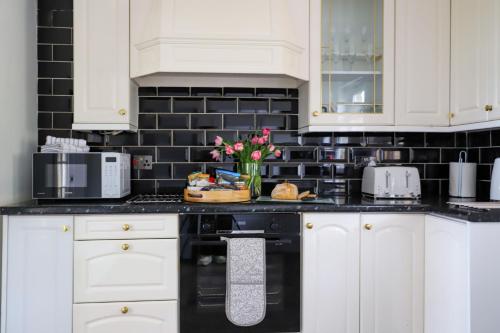 Exterior view, Brambly Cottage in Littlebeck