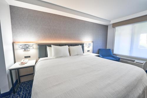 All Seasons Inn & Suites - image 7