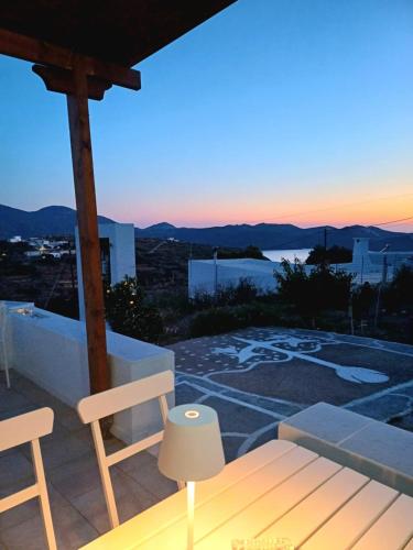 ระเบียง/ชานเรือน, Georgia Rooms Milos in ตริพิตี