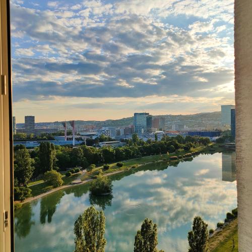 SAG 12th floor Koloseo residence Lake view Free parking, Bratislava (fotografie 2)