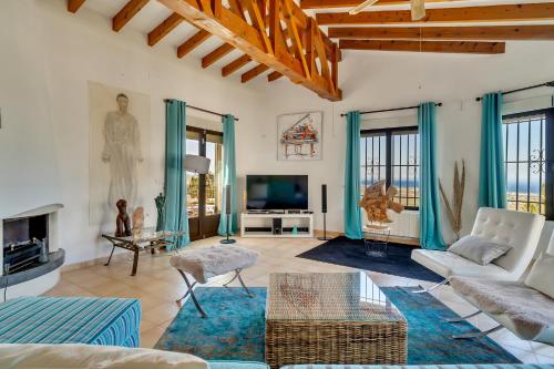 Exterior view, Villa Amalia in Monte Pego