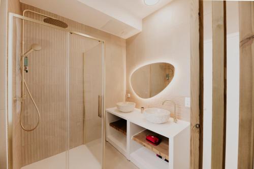 Spacious 5-Bedroom Home with Terrace, Air Conditioning and Parking, Bordeaux (Foto 9)