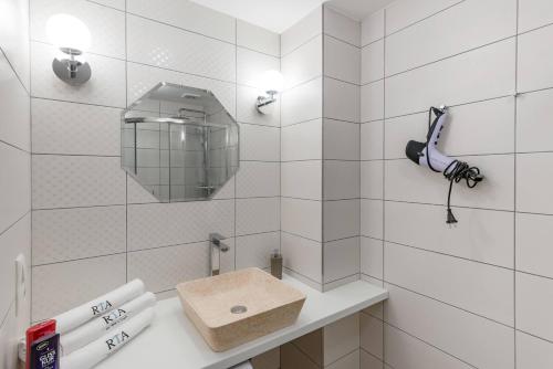 Pastel Art Deco 3BDR Ruterra Apt, Praha (fotografie 3)