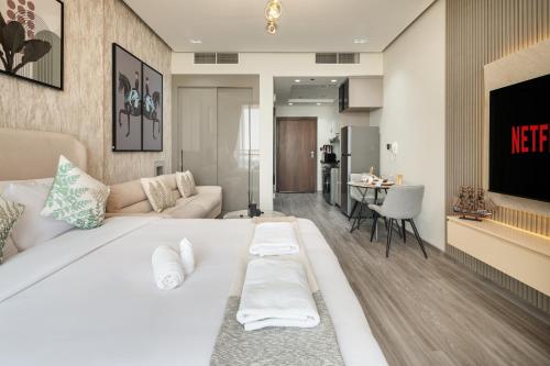 Trendy Studio Apartment In Binghatti Crystals, Дубай (фото 6)