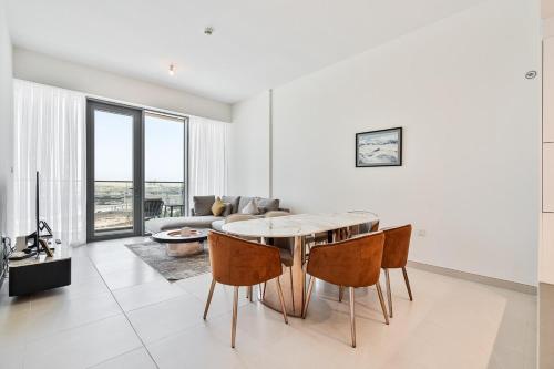Grand 3BR APT with Pool, Gym and 2 Parking Spaces, Дубай (фото 9)