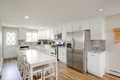 1 Mi to Lake Erie: Family-Friendly Angola Home! in Angola (NY)