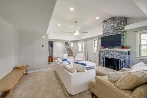 1 Mi to Lake Erie: Family-Friendly Angola Home! in Angola (NY)