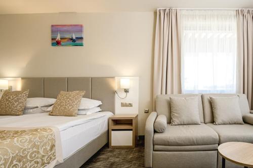 Double Family Room (2 Adults + 2 Children) image 10