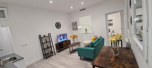 Oshun - Cozy Apartment in Malasaña - image 4