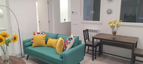 Oshun - Cozy Apartment in Malasaña - image 7