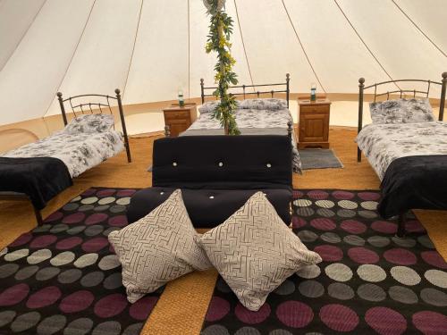 Hendre Glamping Retreat- The Sparrow's Nest in Bwlch-y-groes