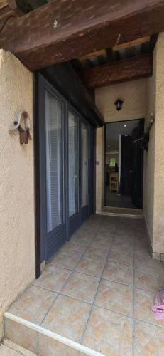 مدخل, Spacieux T3 independent air-conditioned in La Seyne-sur-Mer