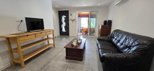 صالة مشتركة/ منطقة التلفزيون, Spacieux T3 independent air-conditioned in La Seyne-sur-Mer