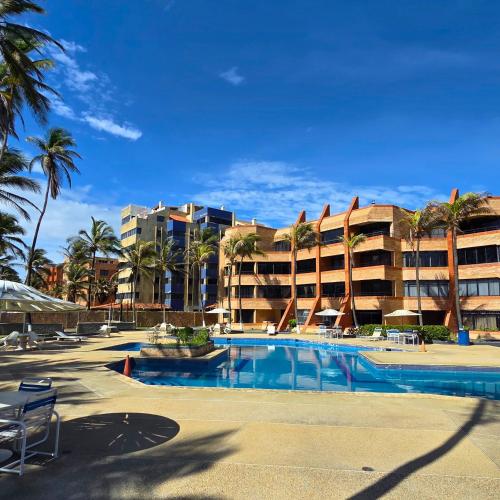 Swimming pool, Tucacas, Frente al Mar, Balcon, Piscina y Playa Privada in Boca de Aroa