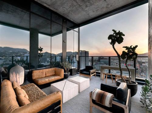 Rooftop Pool Modern 2BR, 2BA - Panoramic Hollywood views