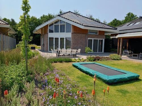 Watervilla van Francke by Droomvilla in Soestduinen