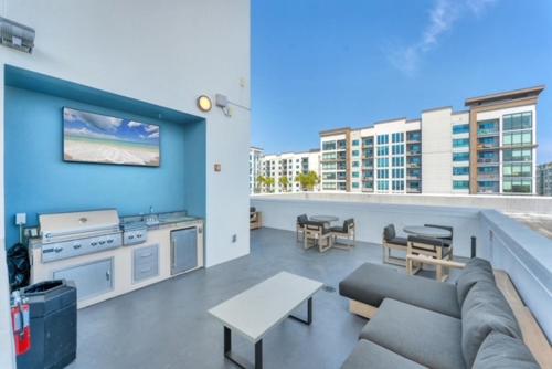 Stunning & Luxurious 2Bed 2Bath Open floor plan near The Sanctum Cafe