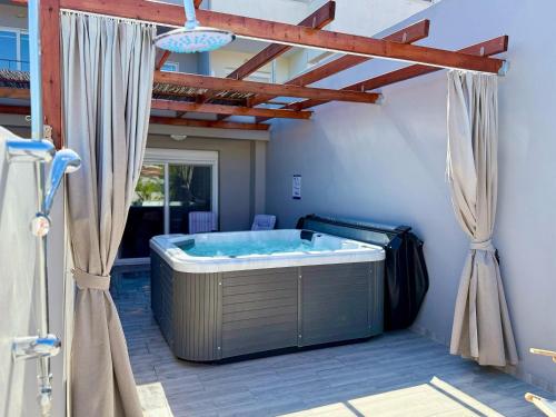 Peter's Place Studios & Suites 2