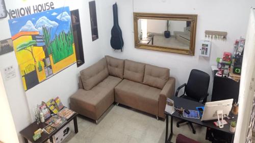 Yellow House Hostel in เอสตาดิโอ