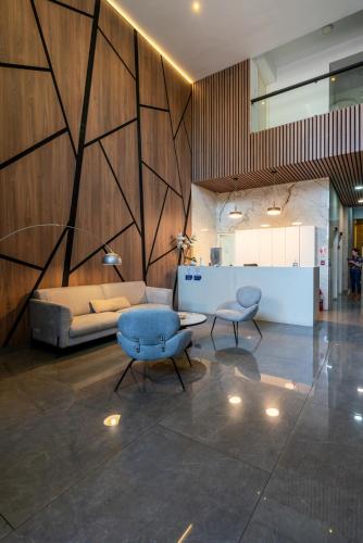 Modern Recavarren Residence by Geko