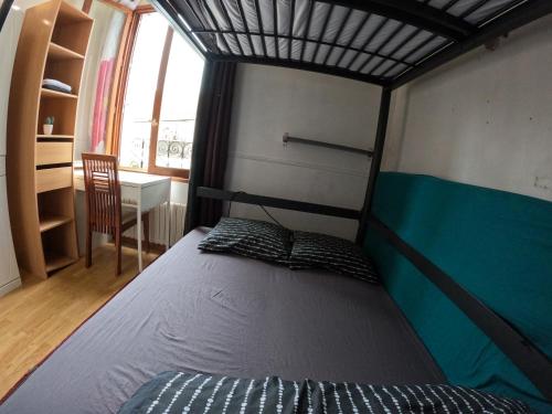 Chambre 2 lits pour 4 personnes metro 5 - image 14