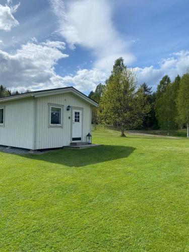 Cozy cottage on horse farm in Bollnäs (Cozy cottage on horse farm in Bollnas) in บอลล์เนส