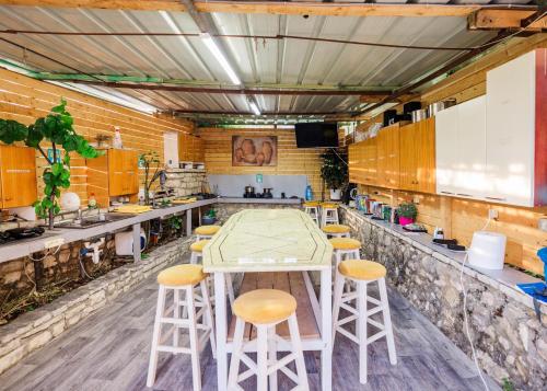 Oasis Hostel in 發羅拉
