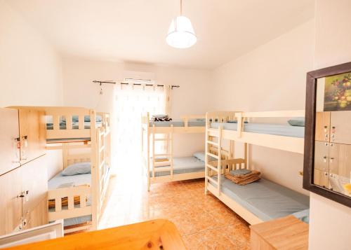 Oasis Hostel in 發羅拉