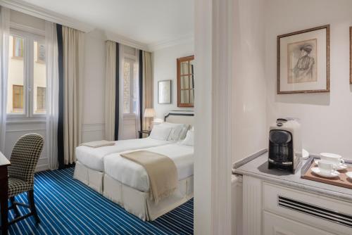 Classic Double or Twin Room image 3
