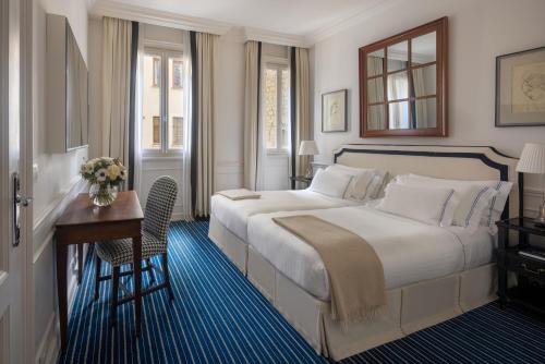 Classic Double or Twin Room room in Hotel Lungarno - Lungarno Collection